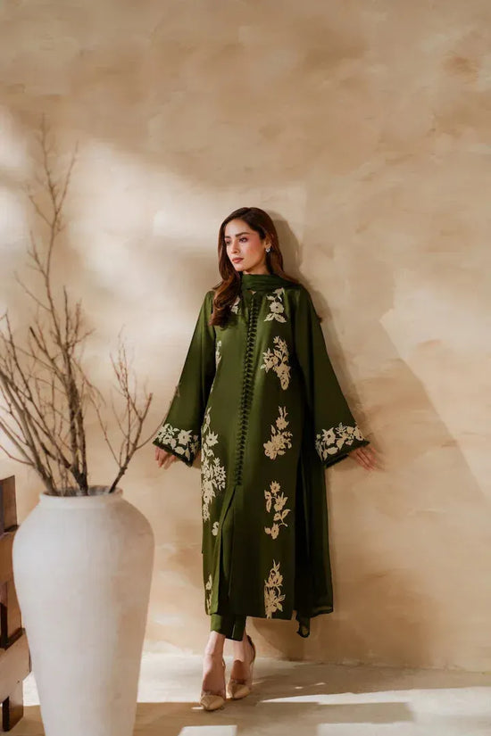 Gulvira Embroidered 3-Piece Summer Stuff Eid Suit | Chiffon Dupatta